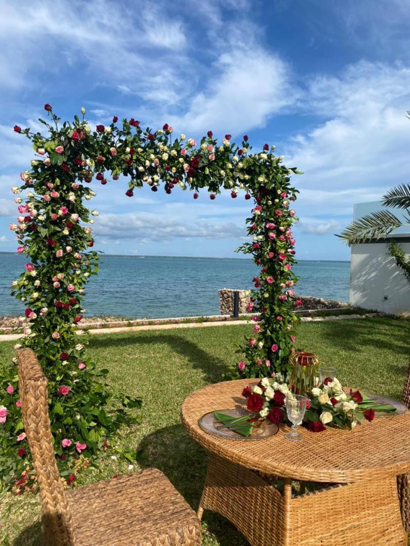 Zanzibar Dt Beachfront Vilă Mkunguni